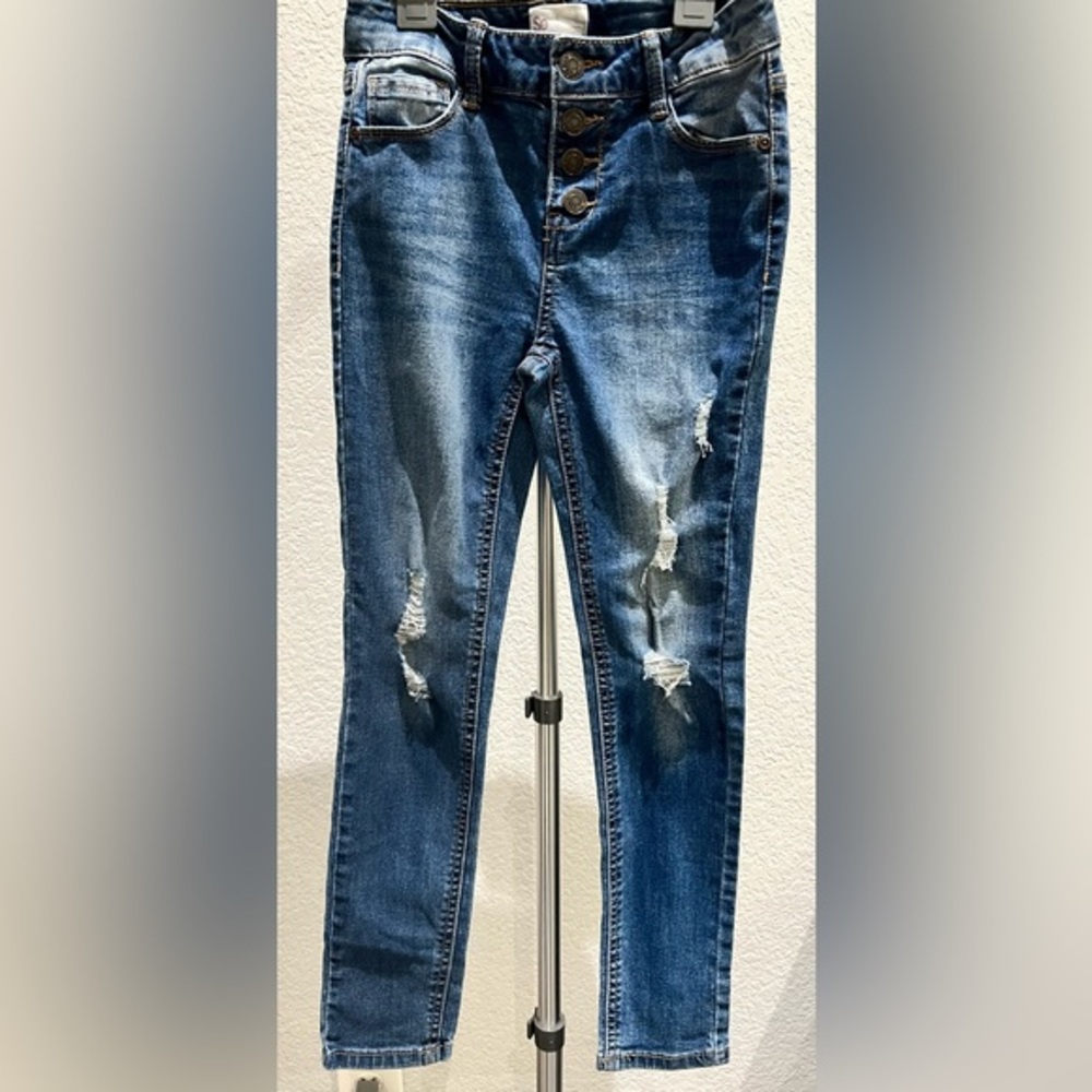 SO Ripped Skinny Girls Jeans size 8